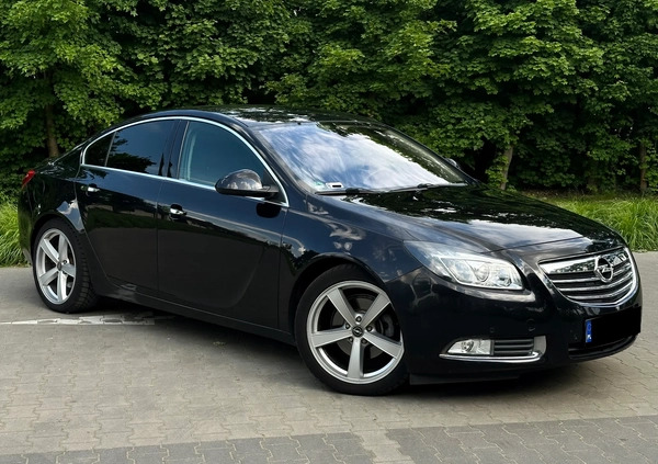 Opel Insignia cena 30700 przebieg: 180000, rok produkcji 2009 z Zwoleń małe 232